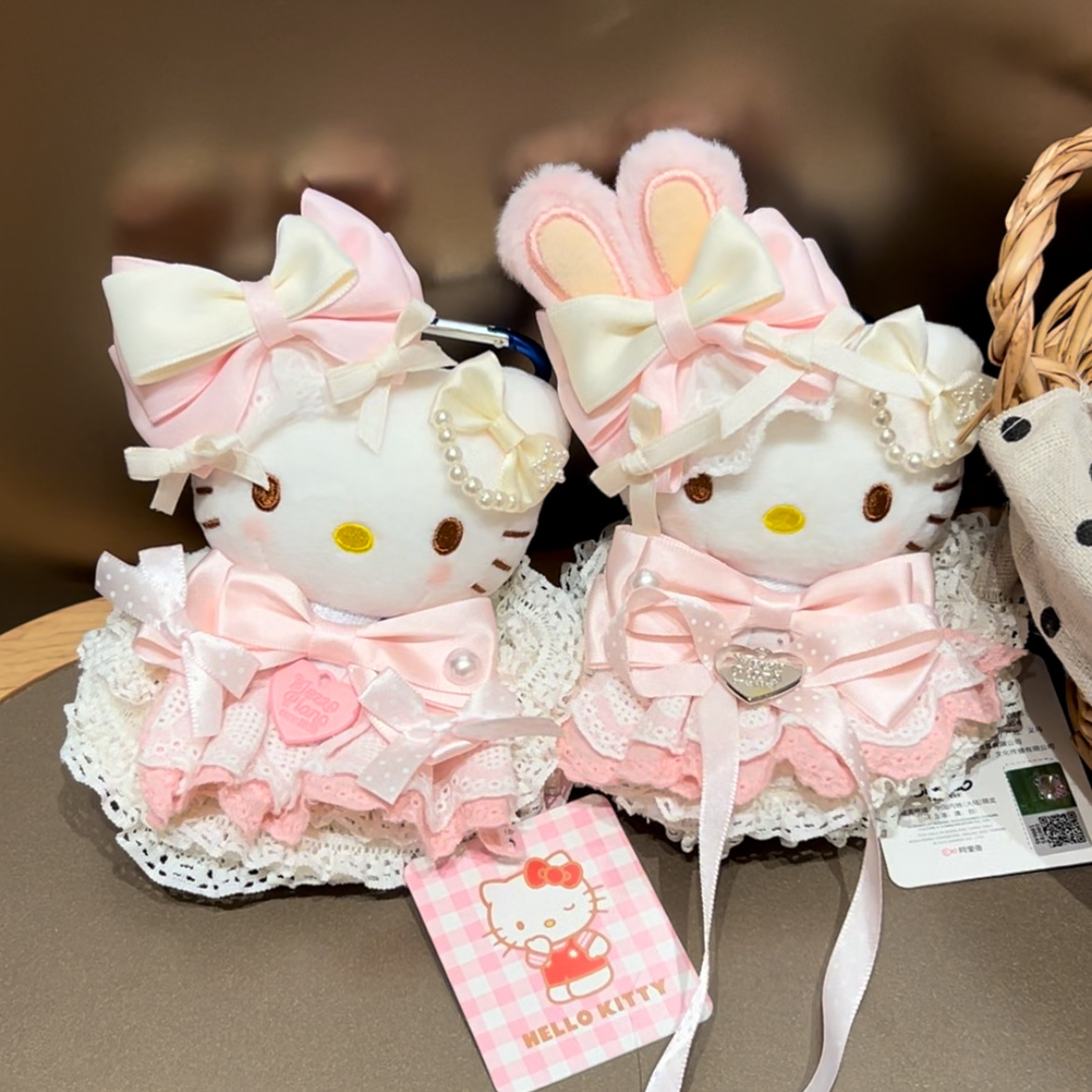 Car Accessories Japan - Sanrio Hello Kitty Gaun Lolita Merah