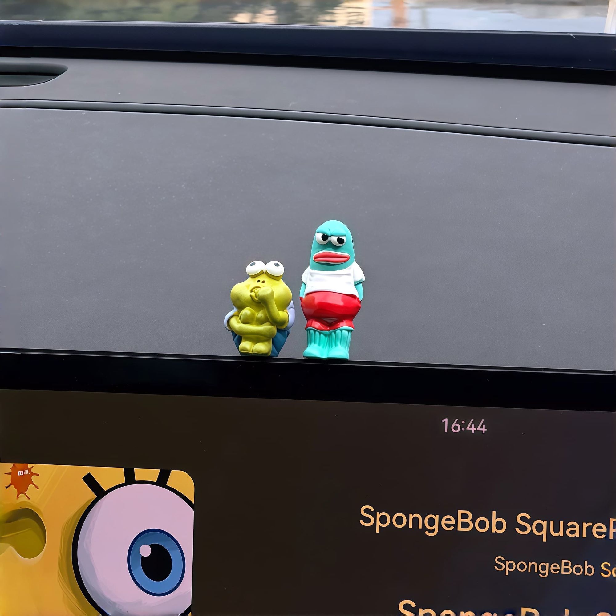 Ornamen Figurine SpongeBob Kar - Car Accessories Girly ulasan dan harga